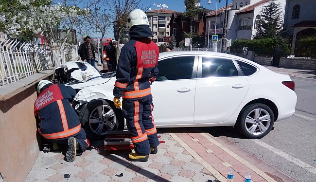 Sürücü Direksiyon Başında Kalp Krizi Geçirdi!