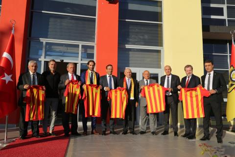 TFF Başkanı Özdemir'den YMS'a Ziyaret