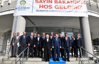 Bakan Varank, Büyükşehir Belediyesi Başkanı Gürkan’ı ziyaret etti