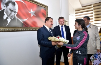 Malatya Bayan Futbol Takımı'ndan Başkan Gürkan'a Ziyaret