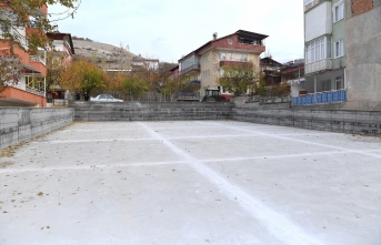 Yeşilyurt Belediyesi'nin 70 araçlık otoparkı hizmete girdi