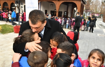 Hayırsever işadamından 3 bin öğrenciye giyecek yardımı