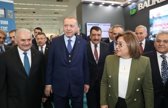 Cumhurbaşkanı Erdoğan, Malatya standını gezdi