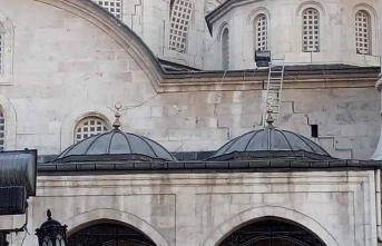 Yeni Cami ve Ulu Cami Depremden Zarar Gördü