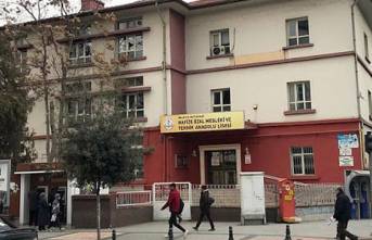 Hafize Özal Mesleki ve Teknik Anadolu Lisesi ek binası yıkılıyor