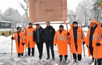 Vali Baruş Uyardı! 'Zorunlu Olmadıkça Trafiğe Çıkmayın'