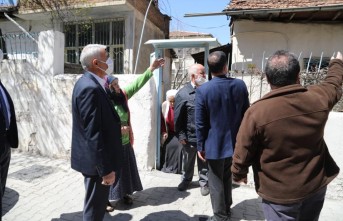 Başkan Güder, Yangında Zarar Gören Evde İncelemelerde Bulundu