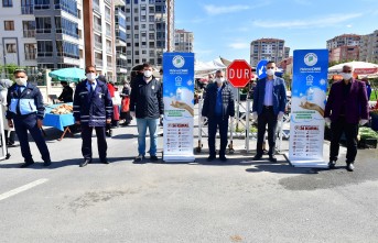 Yeşilyurt Belediyesi'nden Pazar Girişlerine Dezenfektan