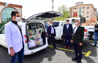 Yeşilyurt Belediyesinden 200 Aileye Gıda Paketi