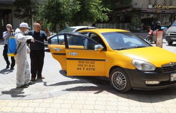Battalgazi Belediyesi Taksi Duraklarını Dezenfekte Etti