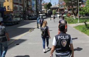 Polisten 135 Şahıs ve İşyerine İşlem Yapıldı