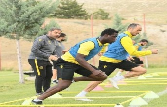 Hikmet Karaman, futbolculara Nefes Aldırmıyor