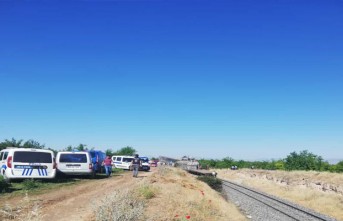  Malatya'da 2 yük treni kafa kafaya çarpıştı 1 ölü, 4  yaralı