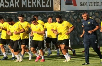 Yeni Malatyaspor'da 9 Futbolcu Takıma Katıldı
