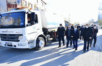 Başkan Çınar, Temizlik Ve Yol Yenileme Hizmetlerini...