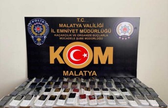 Elazığ- Malatya Karayolu'nda kaçak cep telefonu ele geçirildi