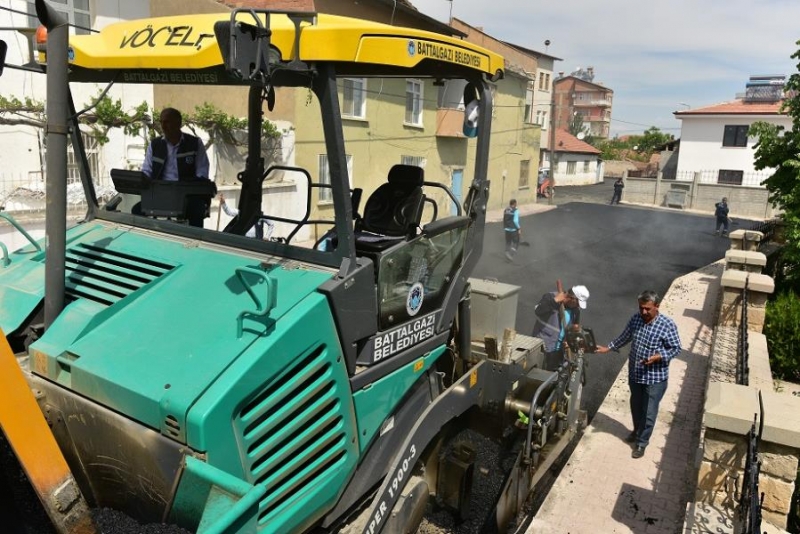 Alacakapı'da Sıcak Asfalt Çalışması Devam Ediyor!