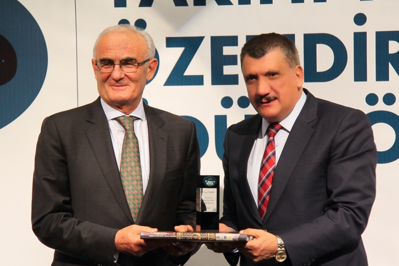 Başkan Gürkan, iki ayrı ödüle daha layık görüldü.