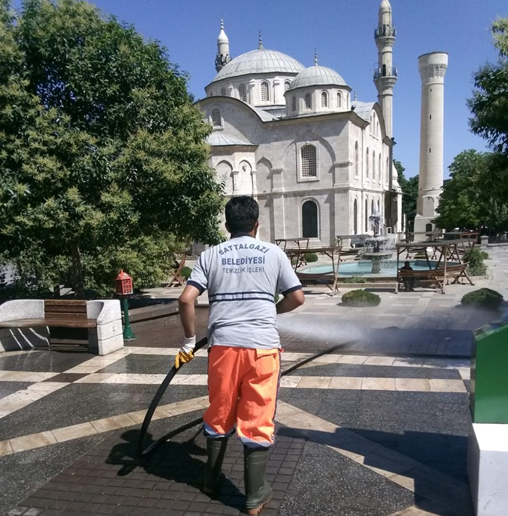 'Turuncu Martılar' Battalgazi'yi Tertemiz Yapıyor