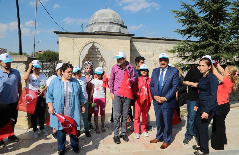 Engelsiz Yaşam Merkezi Tarafından Tarihi Mekanlara Gezi Düzenlendi