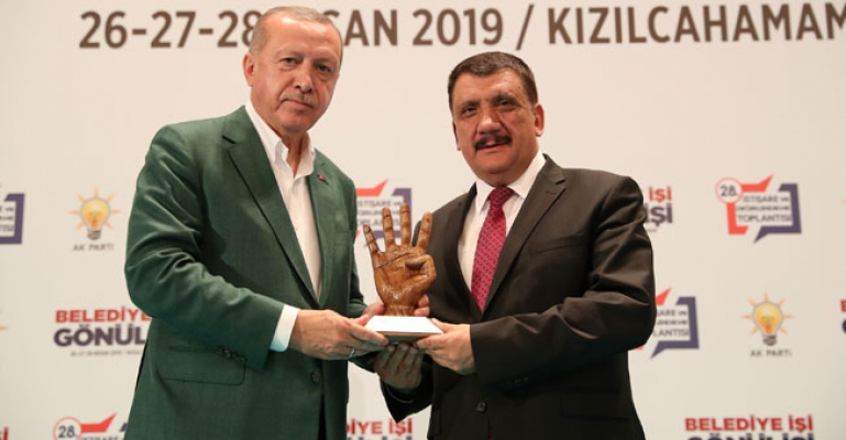 Erdoğan'dan Selahattin Gürkan'a Ödül