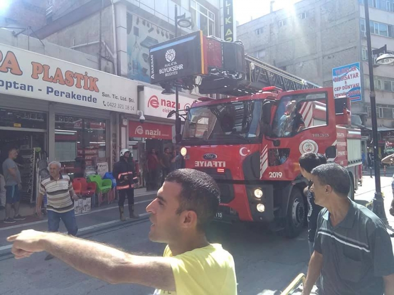 Yangın Maddi Hasara Yol Açtı