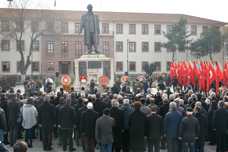 İsmet İnönü Malatya'da düzenlenen resmi törenle anıldı