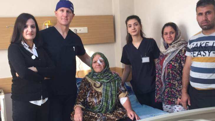 Kuzey Irak'tan gelen şeker hastası kadın, geçirdiği operasyonla yeniden görmeye başladı.