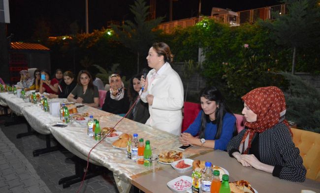 Rektör Karabulut, Öğrencilerle Sahur Yaptı