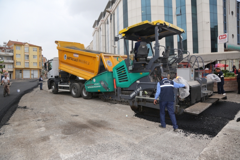 Sarıcıoğlu Mahallesi'nde Asfalt Çalışması Devam Ediyor