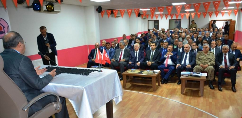 Vali Kaban Hekimhan'da Muhtarlar İle İstişarelerde Bulundu