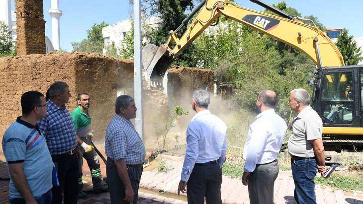 Yeşilyurt Belediyesi 201 Adet Metruk Bina Yıktı