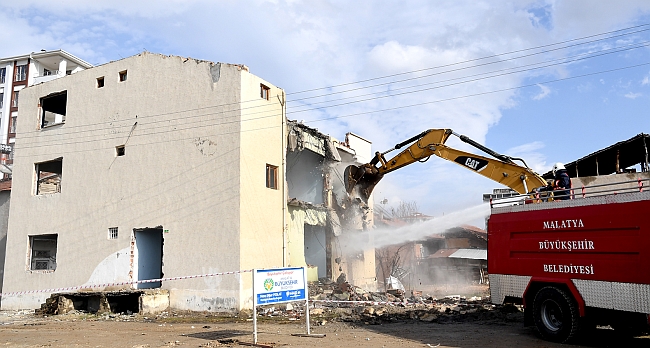 Yüzakı’ndaki Son Engel de Yıkıldı