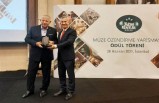 Başkan Çınar, Tarihi Kentler Birliğinden Kahve Konağı Ödülünü Aldı