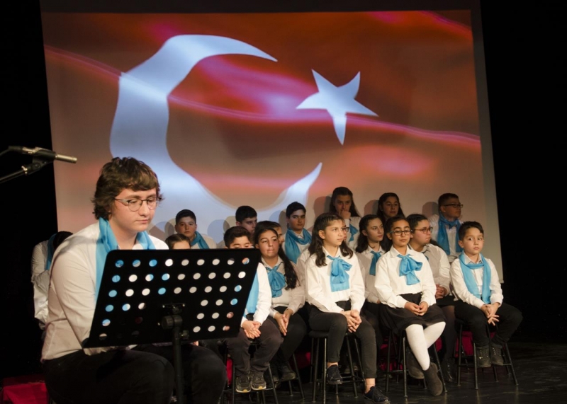 'Türkçem Benim Ses Bayrağım'