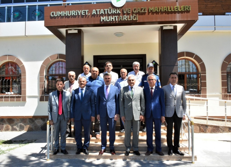 Vali Baruş, Cumhuriyet, Atatürk ve Gazi Mahalleleri Muhtarlarını Ziyaret Etti
