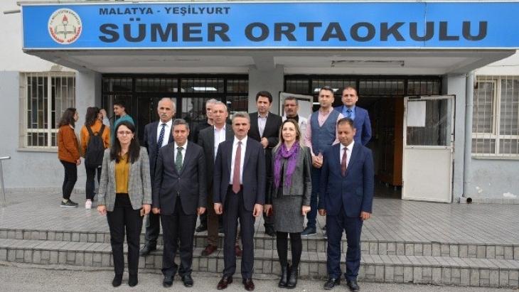 Vali Baruş Sümer İlkokul ve Ortaokulunu Ziyaret Etti