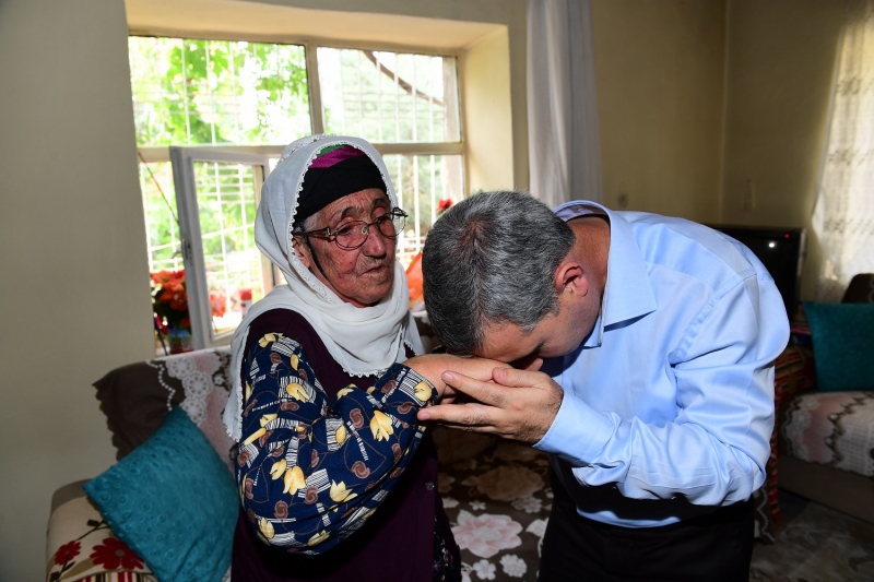 'Yaşlılarımız Toplumsal Hayatımızın En Kıymetli Hazineleridir'