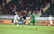 YMS'nin File Bekçisi Enes Salik, En Çok Kurtarış Yapan Kaleci