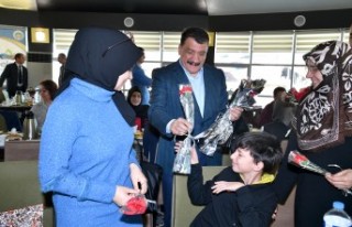 8 Mart Kadınlar Gününde Başkan Gürkan’dan Bayanlara...