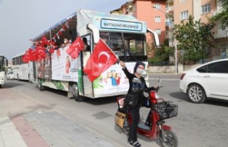 Battalgazi’de 19 Mayıs Coşkusu Balkonlara Taşındı