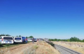  Malatya'da 2 yük treni kafa kafaya çarpıştı...