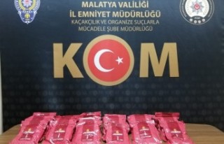 Malatya'da gümrük kaçağı cep telefonu ele...