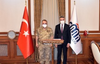 Tümgeneral Halis Zafer Koç, Vali Aydın Baruş’u...