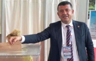 Veli Ağbaba parti meclisi üyeliğine tekrar seçildi