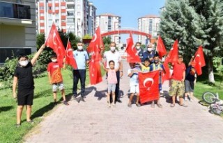 Yeşilyurt Türk Bayraklarıyla Donatıldı