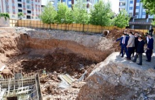 Kernek Meydanı Yeniden Ayağa Kalkıyor