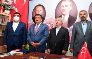 Başkan Gürkan, Hekimhan Ak Parti Ve Mhp İlçe Başkanlığını...