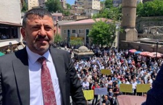 CHP’li heyet Bitlis’te halka seslendi
