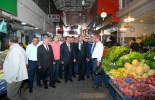 Başkan Gürkan Şire Pazarını Ziyaret Etti